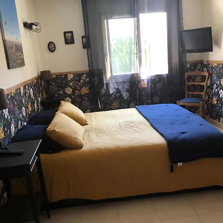 לינה וארוחת בוקר Au Bord De L Eau 3*