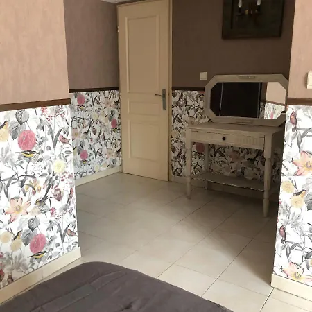 Au Bord De L Eau Bed and breakfast